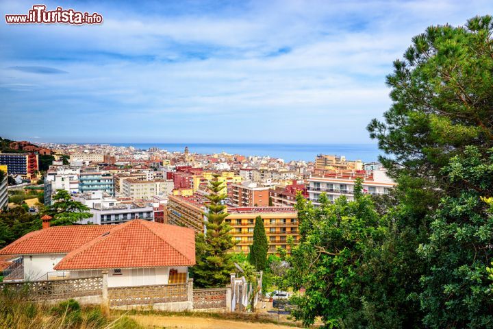 Immagine Veduta della città di Calella dalle colline, Spagna - © Mivr