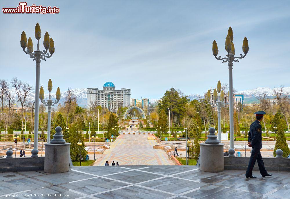 Immagine Veduta della piazza principale di Dushanbe, Tagikistan - © Truba7113 / Shutterstock.com