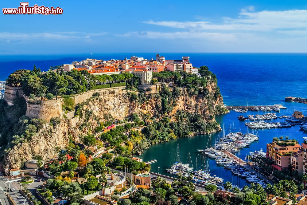 Immagine Veduta dell'alto della città di Monaco e del Principato di Monaco nel sud della Francia. 