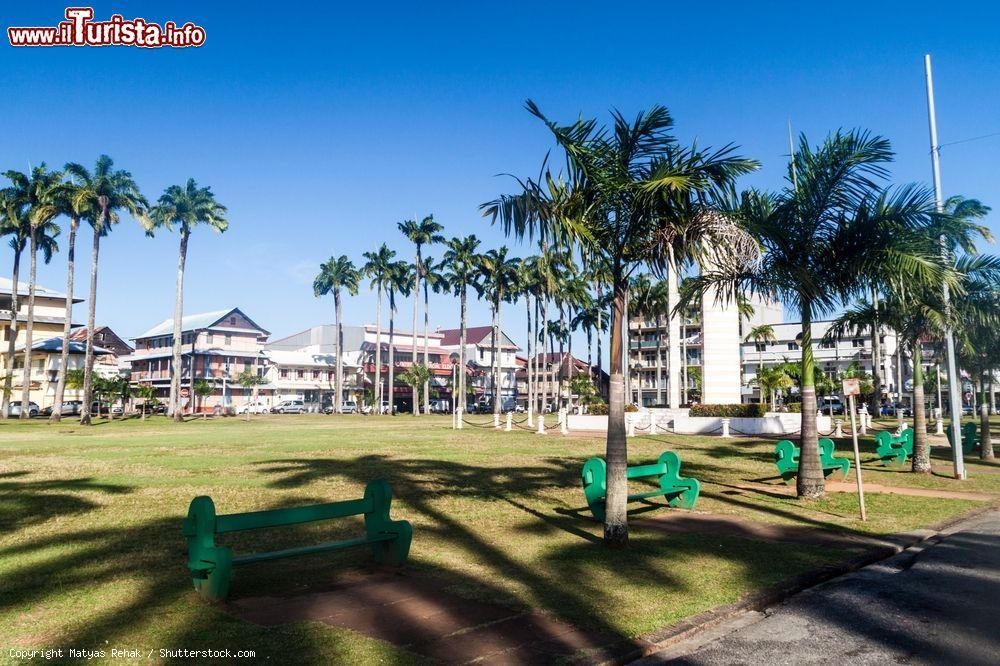 Immagine Una veduta di Place des Palmistes a Cayenne, Guyana Francese. Classificata monumento storico nel marzo 1999, questa bella piazza è stata costruita nel 1821 - © Matyas Rehak / Shutterstock.com