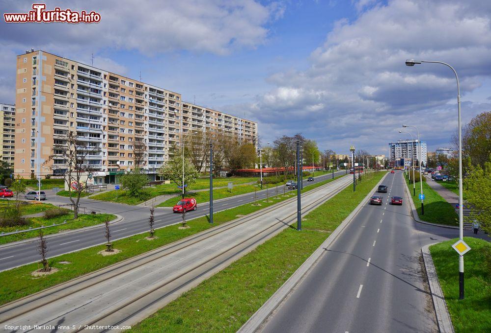 Immagine Veduta di una nuova arteria viaria costruita nel XX° secolo nel centro di Lodz, Polonia - © Mariola Anna S / Shutterstock.com