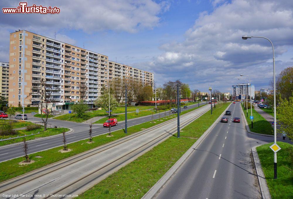 Immagine Veduta di una nuova arteria viaria costruita nel XX° secolo nel centro di Lodz, Polonia - © Mariola Anna S / Shutterstock.com