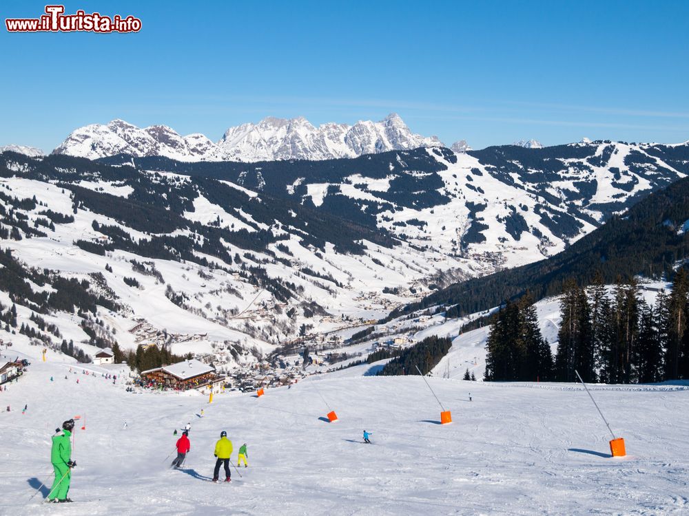 Immagine Veduta invernale del comprensorio di Saalbach Hinterglemm nei pressi del villaggio di Leogang, Tirolo, Austria.