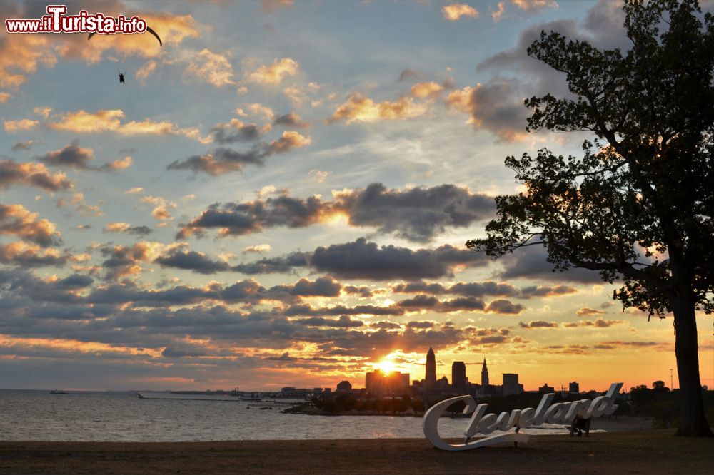 Veduta mattutina di Cleveland, Ohio, dal parco Foto Cleveland
