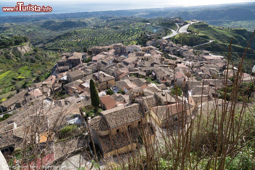 Immagine Veduta panoramica dal Castello di Gerace in Calabria - © Polonio Video / Shutterstock.com