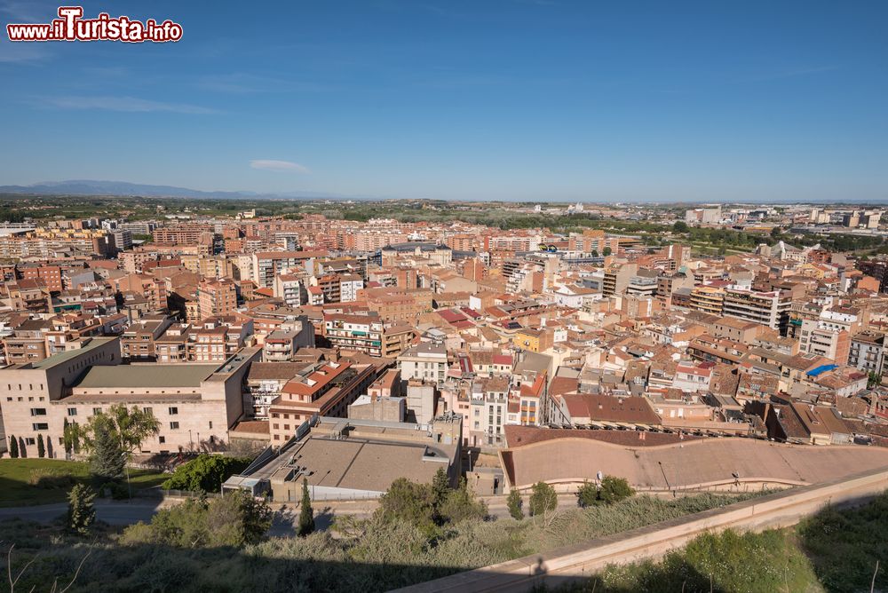Immagine Veduta panoramica dall'alto di Lerida, Spagna: questa località raggiunse il suo massimo splendore all'epoca dell'impero romano.