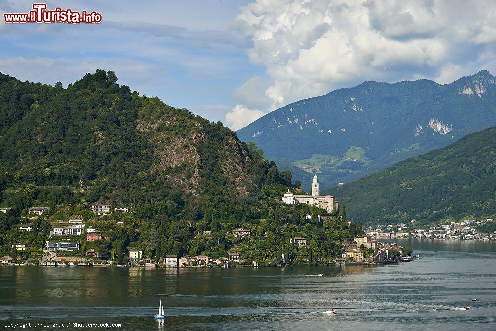 Immagine Veduta panoramica sul lago di Lugano, sulla città di Morcote e sulla chiesa di Santa Maria del Sasso (Svizzera). In antichità questa cittadina è stata il porto principale del lago Ceresio - © annie_zhak / Shutterstock.com