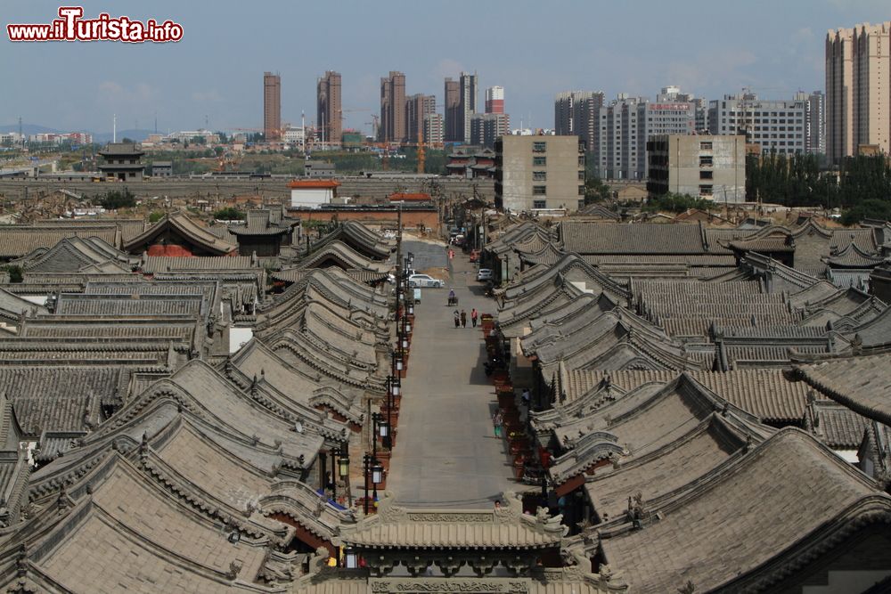 Immagine Veduta sui tetti nell'antico distretto di Hutong a Datong, Cina.