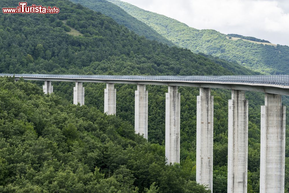 Immagine Viadotto della strada che conduce a Leonessa, nel Lazio