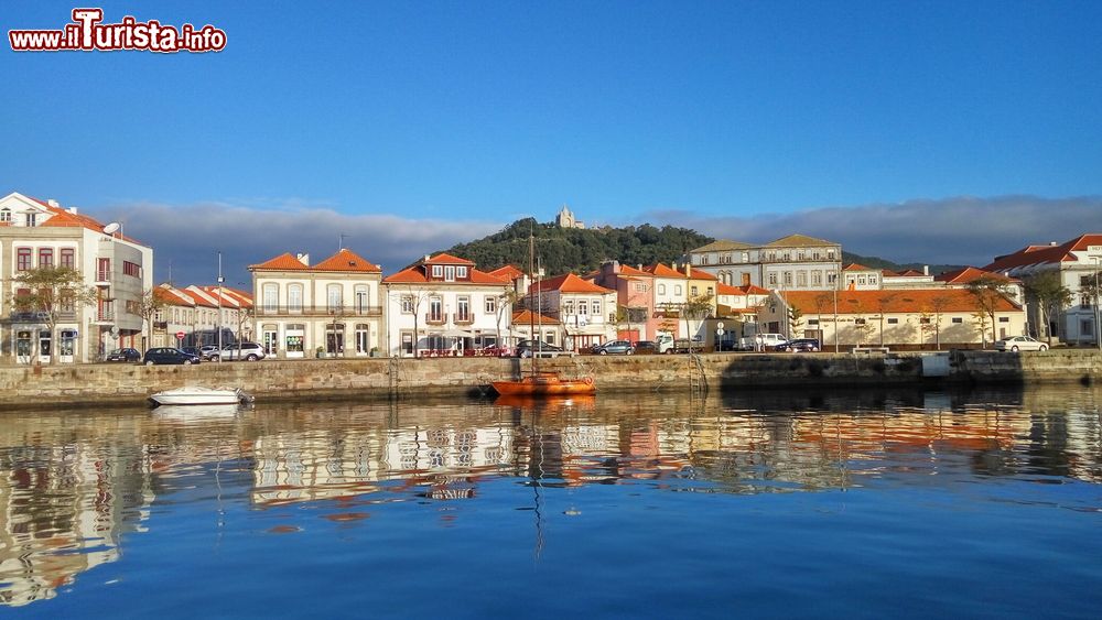 Immagine Viana do Castelo sulla riva destra dell'estuario del fiume Lima (Portogallo).