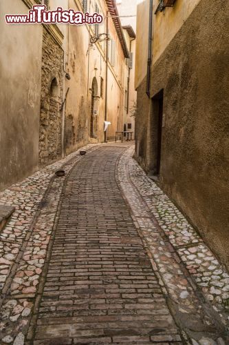 Immagine Vicolo del borgo di Trevi in Umbria - © alexandro900 / Shutterstock.com