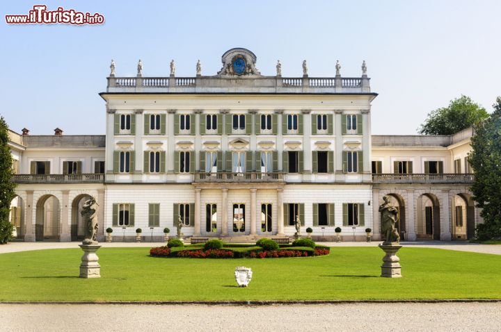 Immagine Villa D'Adda-Borromeo l'elegante palazzo di Cassano d'Adda - © Claudio Giovanni Colombo / Shutterstock.com
