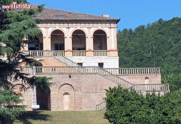 Immagine Villa dei Vescovi, di proprietà del FAI, si trova a Luvigliano una frazione di Torreglia in Veneto - © cristalvi / Shutterstock.com