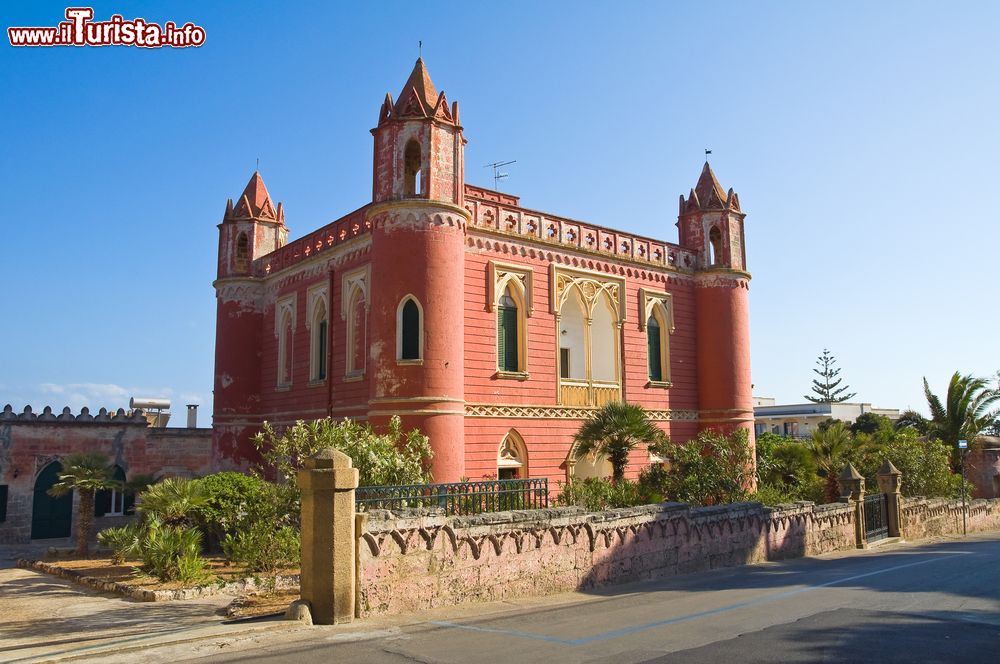 Immagine Villa Mellacqua, una delle costruzioni caratteristiche di Santa Maria di Leuca in Puglia.