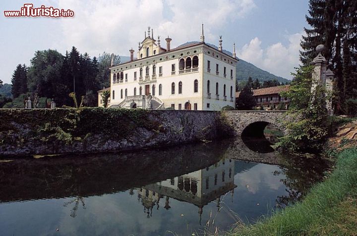 Immagine Villa Pasole, una residenza nel comune di Pedeavena in veneto, nel feltrino.