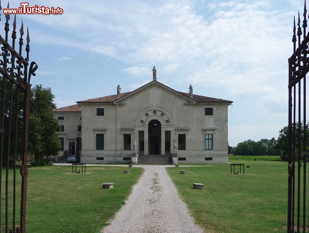 Immagine Villa Pojana una delle Ville Venete di Andrea Palladio Di Marcok / it.wikipedia - Opera propria, CC BY-SA 3.0, Collegamento