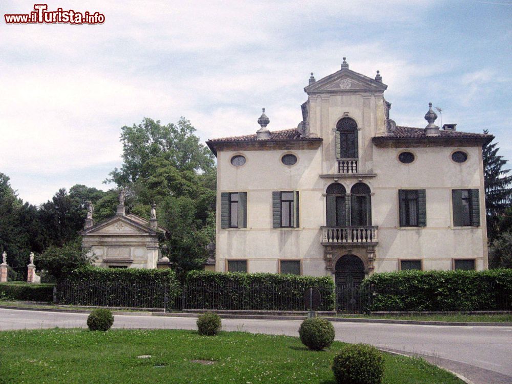 Immagine Villa Todeschini a Noventa Padovana - © G.F.S., CC BY 3.0, Wikipedia