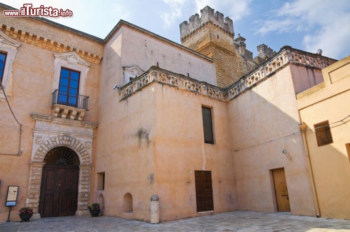 Immagine Visita al Castello Normanno di Mesagne in provincia di Brindisi - © Mi.Ti. / Shutterstock.com