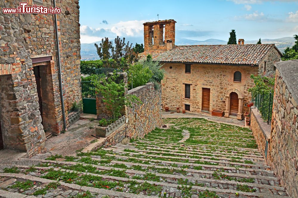 Immagine Visita al cenro storico di Gualdo Cattaneo di Perugia, regione Umbria
