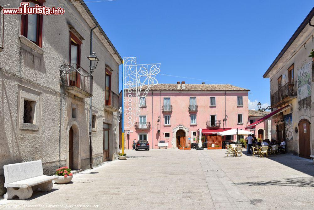 Immagine Visita al centro storico del borgo di Nusco in Irpinia, provincia di Avellino, Campania - © Giambattista Lazazzera / Shutterstock.com