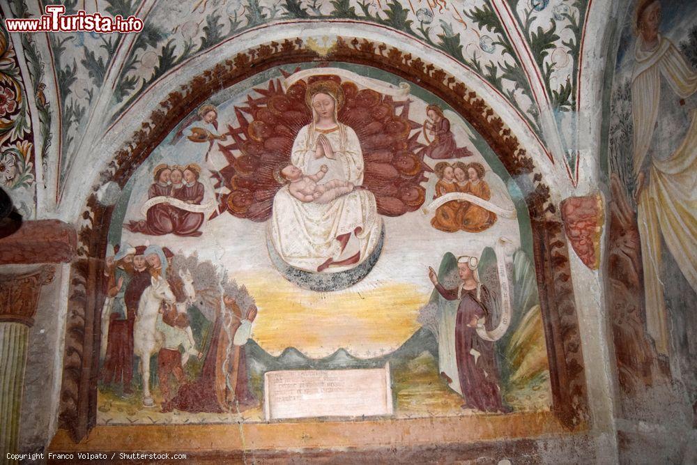Immagine Visita alla chiesa di San Giorgio a Zone, provincia di Brescia - © Franco Volpato / Shutterstock.com
