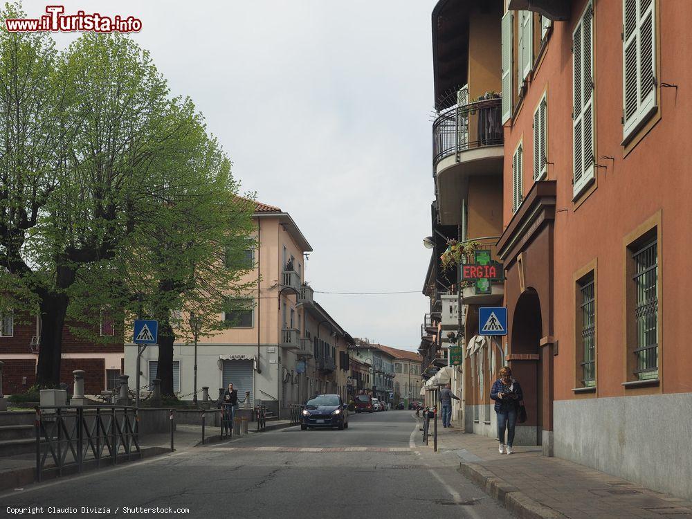 Immagine Visita del centro di Brandizzo in Piemonte - © Claudio Divizia / Shutterstock.com