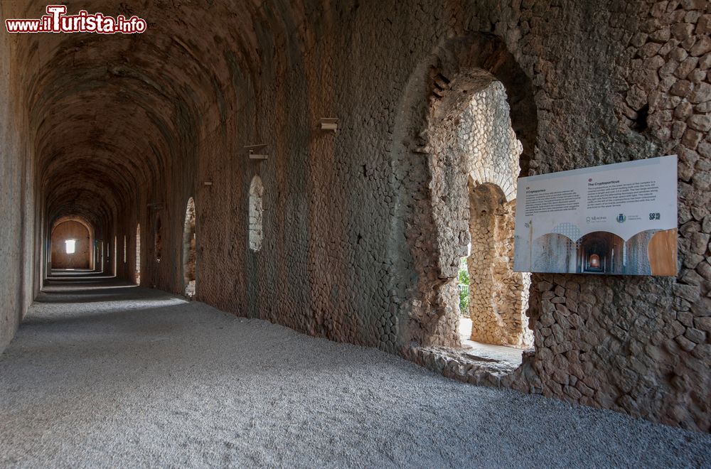 Immagine Visita dentro al tempio di Giove Anxur a Terracina nel Lazio