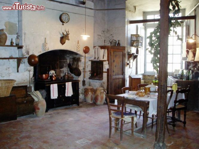 Immagine Le cucine all'interno del Chateau de Brézé, Valle della Loira, Francia centrale - © www.chateaudebreze.com