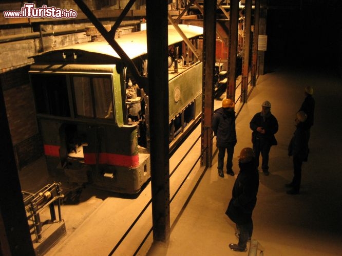 Immagine Visita alla miniera di Blegny, Belgio. Questa piccola località distante una quindicina di chilometri da Liegi, verso il confine olandese, ospita un sito turistico del tutto particolare. Si tratta della miniera di carbone che un tempo accolse lavoratori immigrati da tutt'Europa.