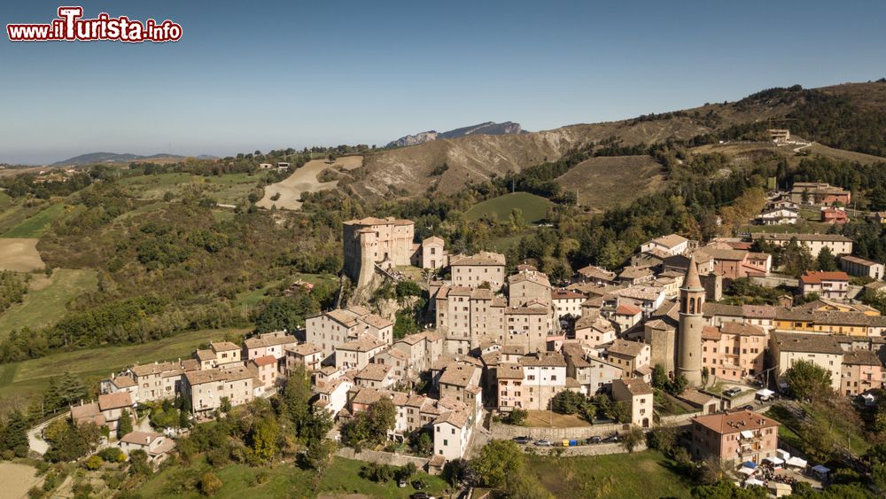 Immagine Vista aerea del borgo di Sant'Agata Feltria in Romagna