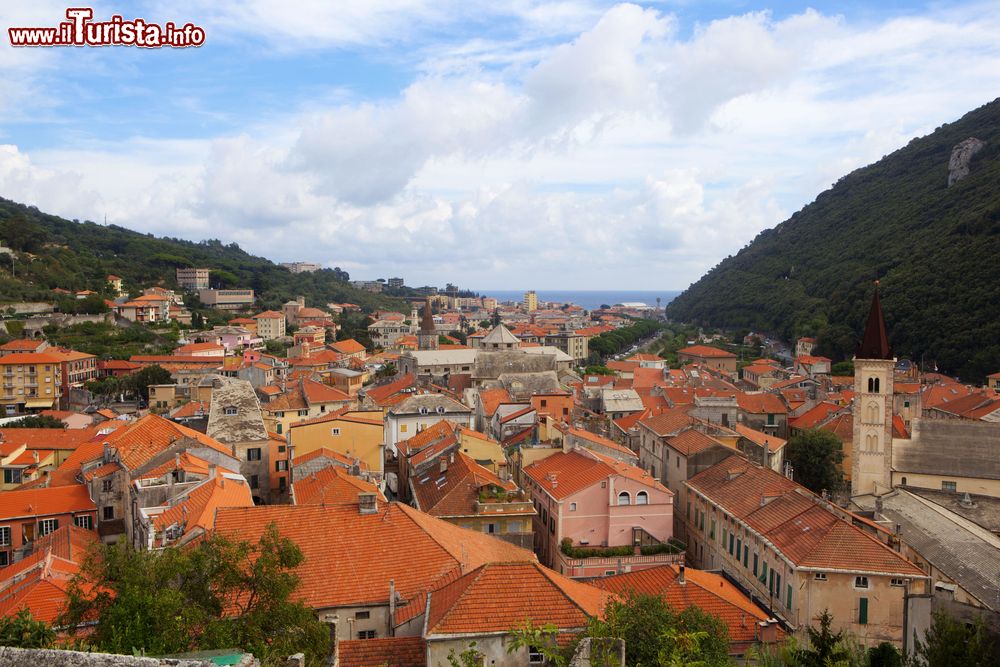 Immagine Vista aerea del centro di Finalboergo, Liguria
