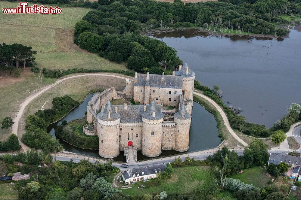 Immagine Vista aerea del grande Castello Suscinio in Bretagna, vicino a Sarzeau (Francia)