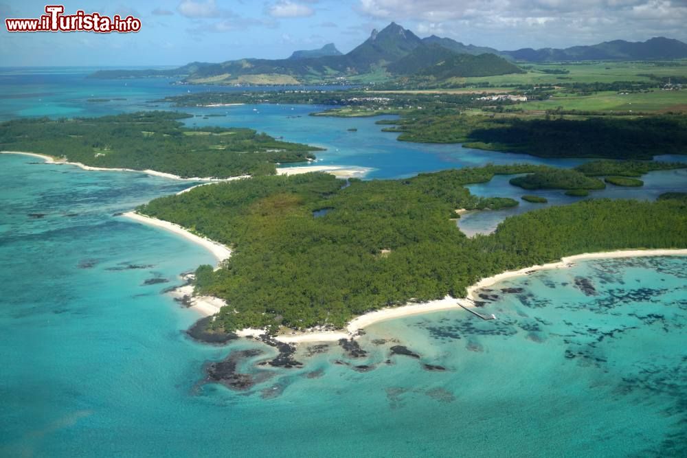 Immagine Vista aerea della Ile Aux Cerfs a Mauritius