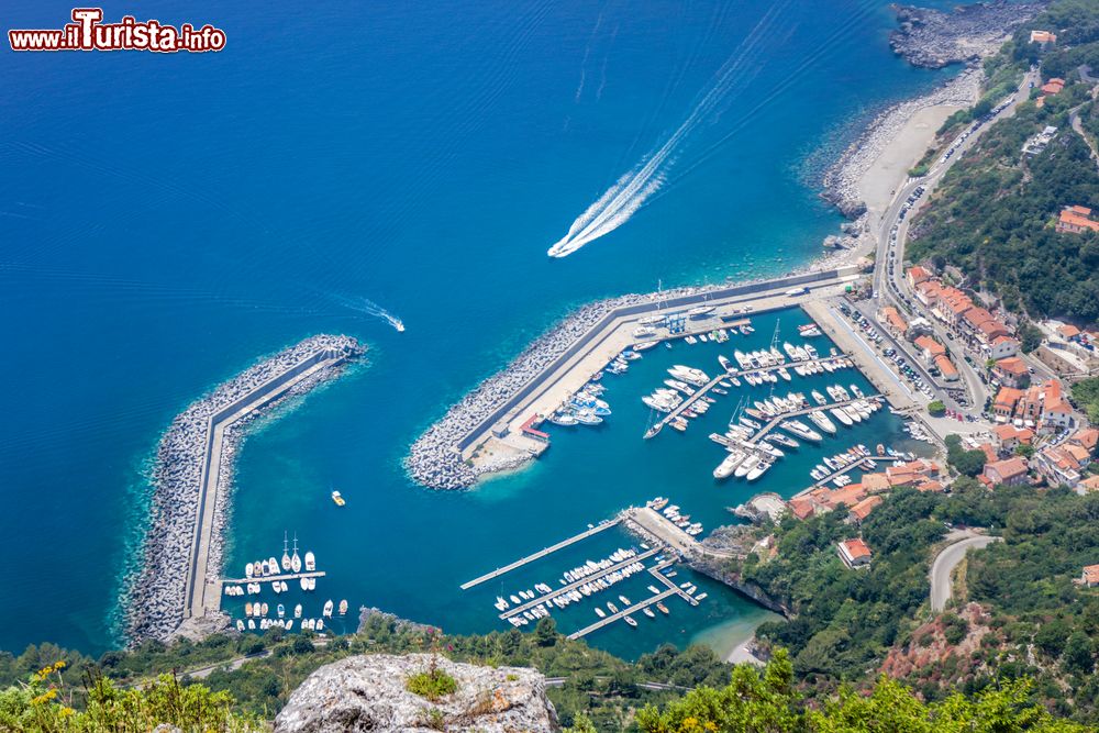 Immagine La vista aerea della marina di Maratea uno dei porti della Basilicata