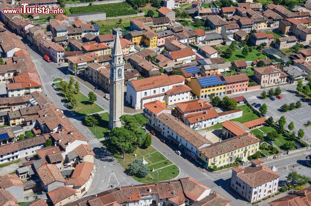 Immagine Vista aerea di Codroipo nella pianura del Friuli Venezia Giulia