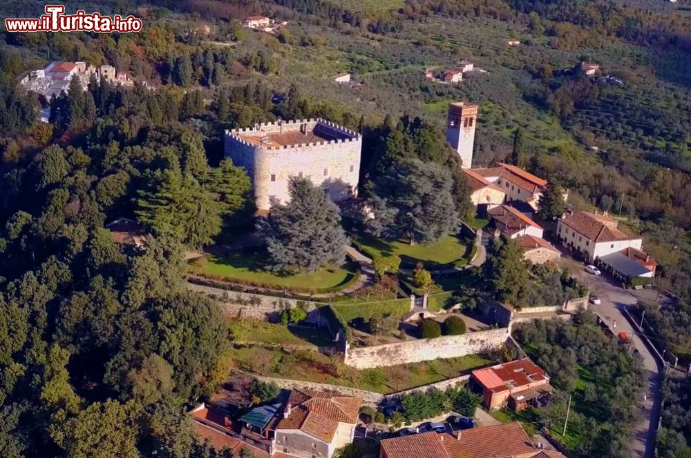 Immagine Vista dall'alto della Rocca di Montemurlo in Toscana, provincia di Prato  - © Massimilianogalardi, CC BY-SA 3.0, Wikipedia