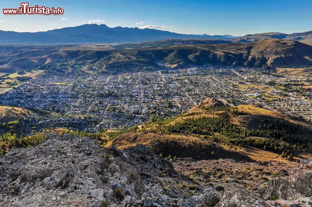 Immagine Vista dalla cima di una montagna a Esquel, Patagonia, Argentina.