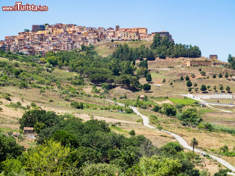 Immagine Vista del borgo di Tusa in Sicilia
