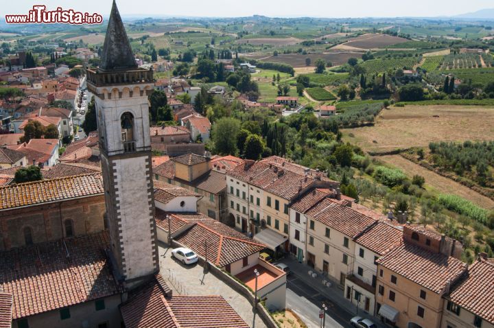 Immagine Vista panoramica del centro di Vinci in Toscana - © kozer / Shutterstock.com