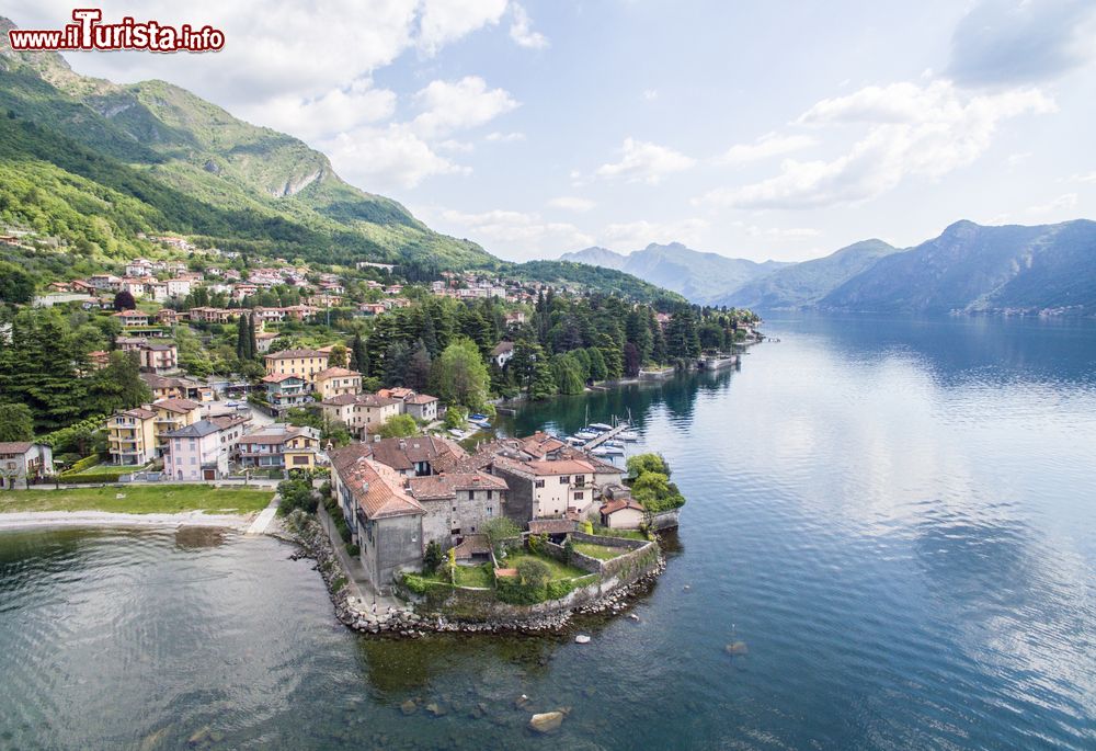 Immagine Vista panoramica di Lierna il borgo dul Lago di Como in Lombardia