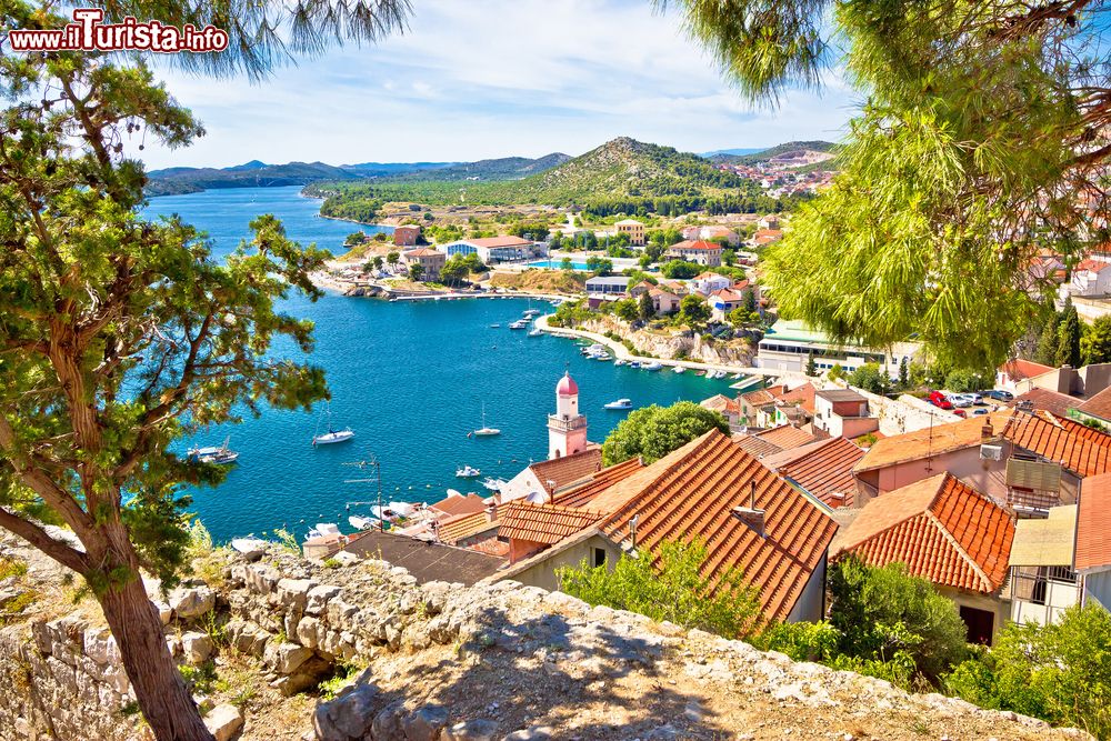 Immagine Vista panoramica di Sibenik, cittadina di 46.000 abitanti sulla costa della Dalmazia centrale (Croazia).