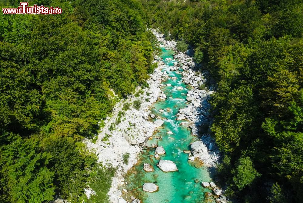 Immagine Vista spettacolare del fiume Isonzo a Caporetto in Slovenia.