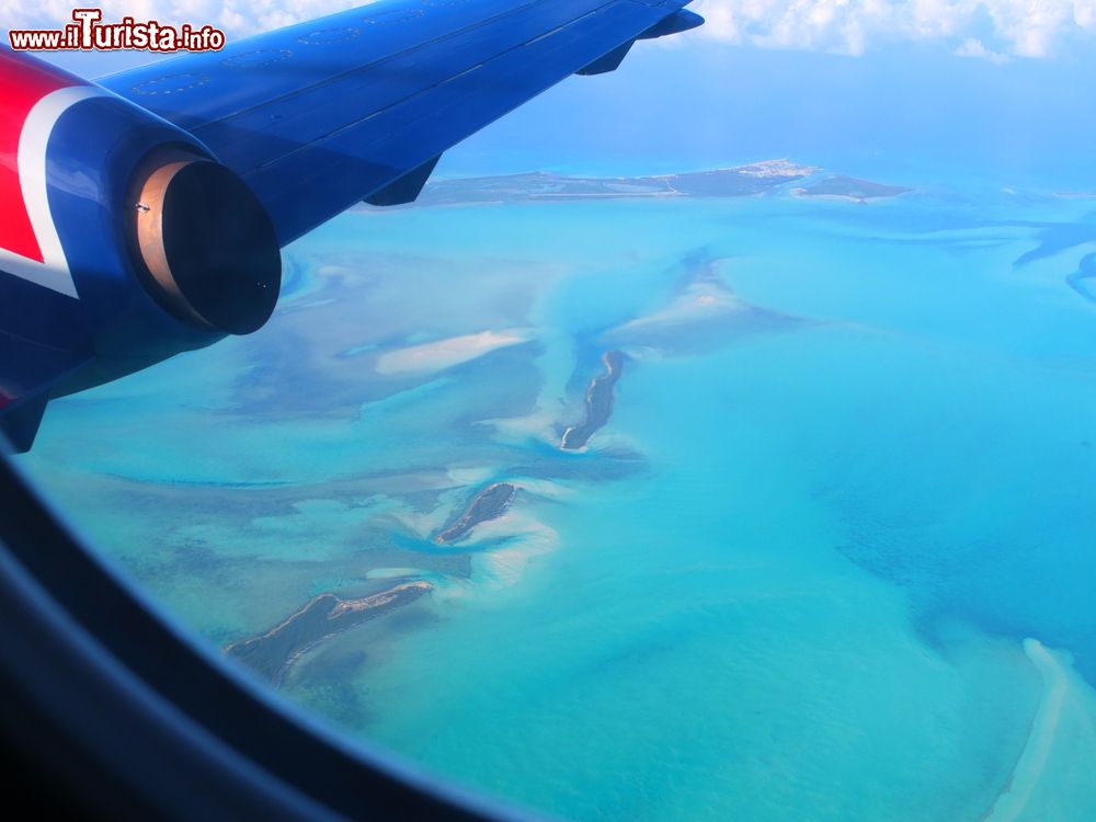 Immagine Volo sopra alle Bahamas in corrsispondenza sopra le Berry Islands