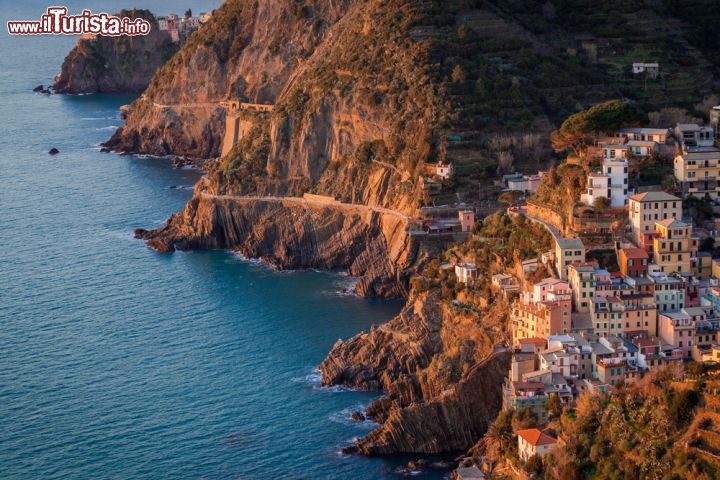 Immagine Way of Love, il percorso più romantico al mondo, Manarola, Liguria. Fa parte integrante del Parco Nazionale delle Cinque Terre.