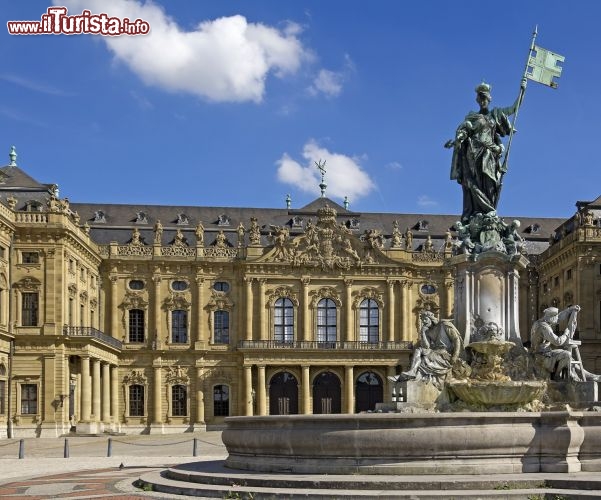 Immagine Wurzburg in bassa Franconia, lungo la valle del fiume Meno è una delle città più eleganti della della Baviera, al termine della Romantische Strasse , la celebre Strada romantica