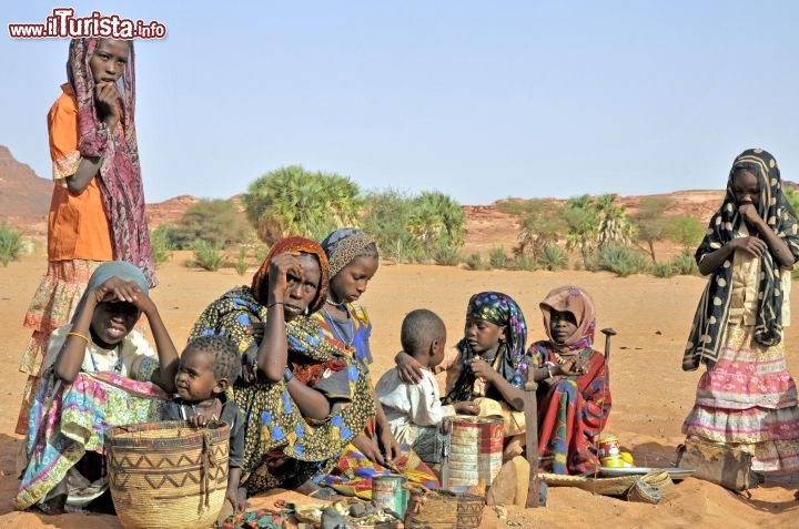 Immagine Ciad nomadi deserto Sahara - Foto di Giulio Badini / I Viaggi di Maurizio Levi