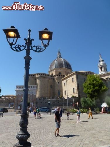 Immagine Piazzale Giovanni Paolo II e Porta Marina a Loreto