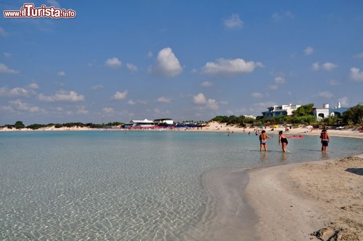 Immagine Porto Cesareo, Puglia: la spiaggia delle Dune vista dalla punta di  Scalo di Furno (Salento ionico)