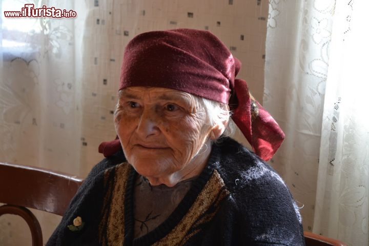 Immagine Volto di una Donna della Valle del fiume Enguri, in Svanezia (Svaneti) siamo vicini a Mestia, nel nord ovest della Georgia
