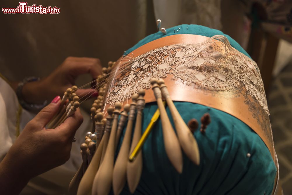 Immagine Artigiana durante il Templaria Festival di Castignano nelle Marche